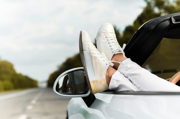 Gros plan de chaussures à la mode