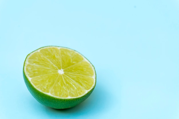 Photo gratuite gros plan de citron vert frais