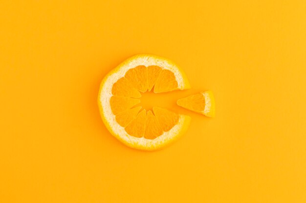 Gros plan sur les compléments alimentaires à l'orange