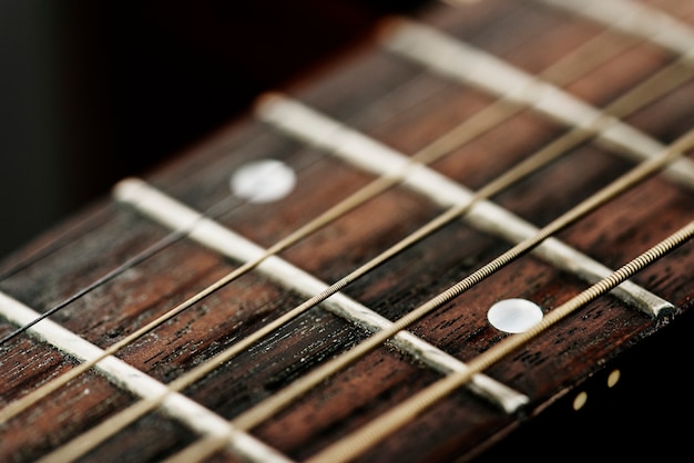 Photo gratuite gros plan des cordes de guitare