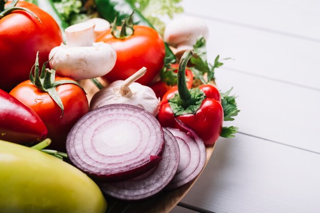 Gros plan, crudités, sur, table bois