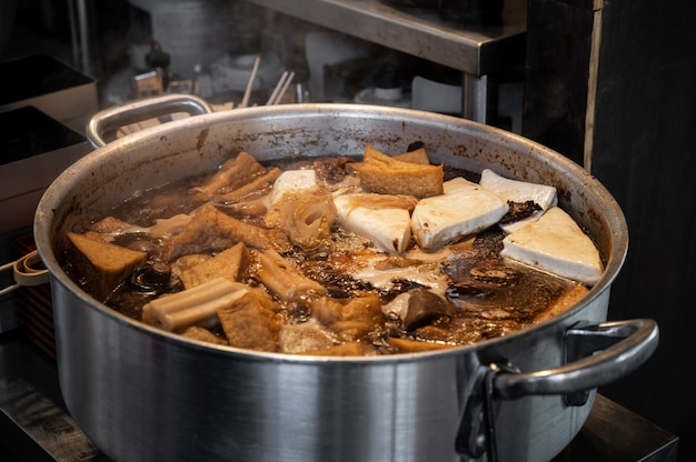 Photo gratuite gros plan sur la cuisine de rue japonaise