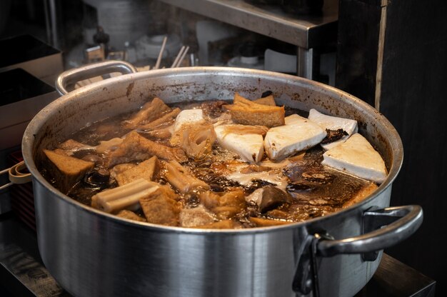 Gros plan sur la cuisine de rue japonaise