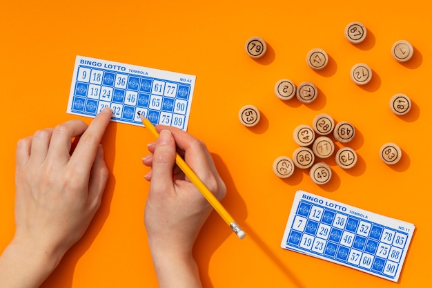 Photo gratuite gros plan sur les éléments du jeu de bingo