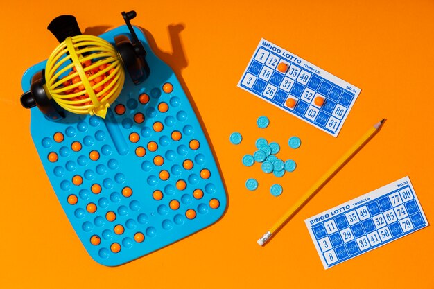 Gros plan sur les éléments du jeu de bingo
