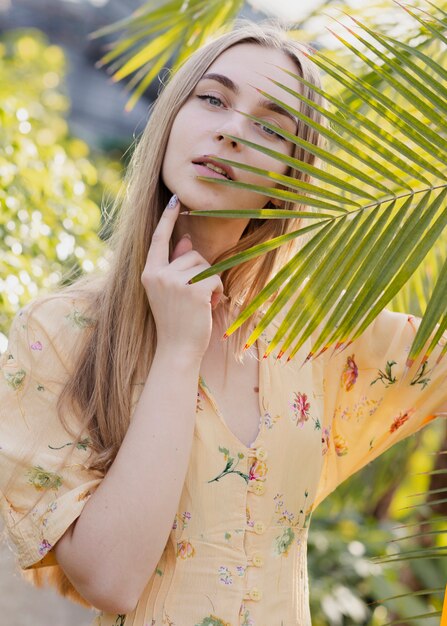 Gros plan, femme, couvert, plante, congé