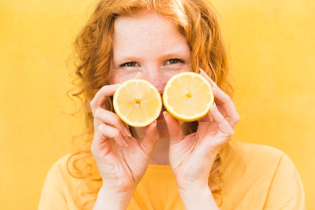 Gros plan, girl, tenue, citrons