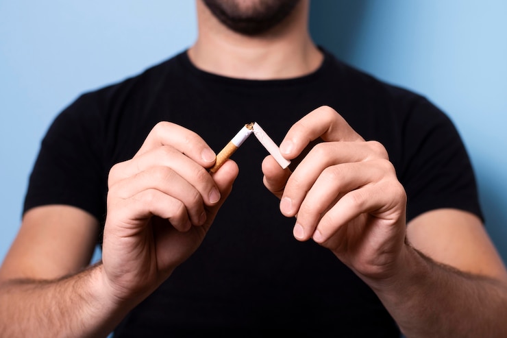Photo gratuit gros plan, homme, rupture, cigarette
