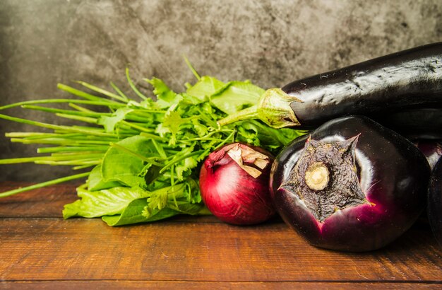 Gros plan, de, légume sain, sur, brun, table bois