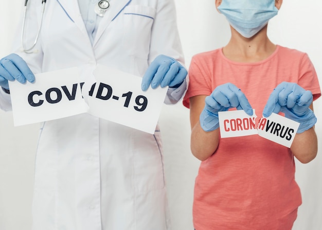 Photo gratuite gros plan médecin et enfant pour covid19