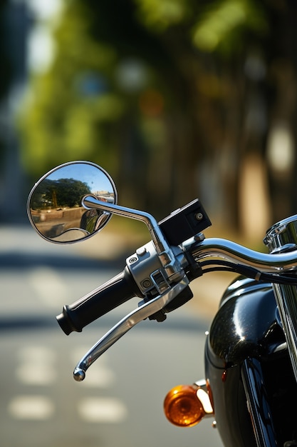 Photo gratuite gros plan sur une moto cool à l'extérieur
