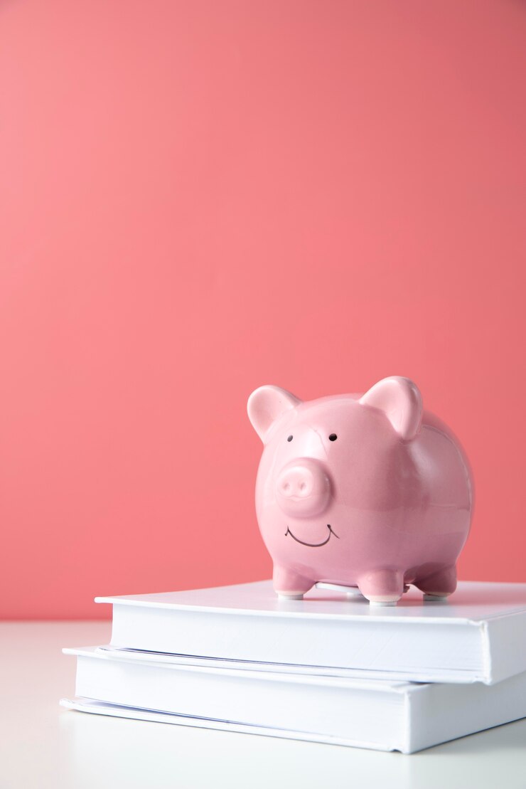 Photo gratuit gros plan sur les objets de l'éducation et de l'économie