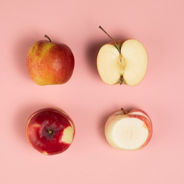 Gros plan de pommes sur fond de plink