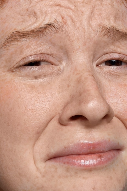 Gros plan sur la texture des pores du visage