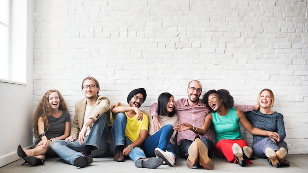 Un groupe d&#39;amis joyeux