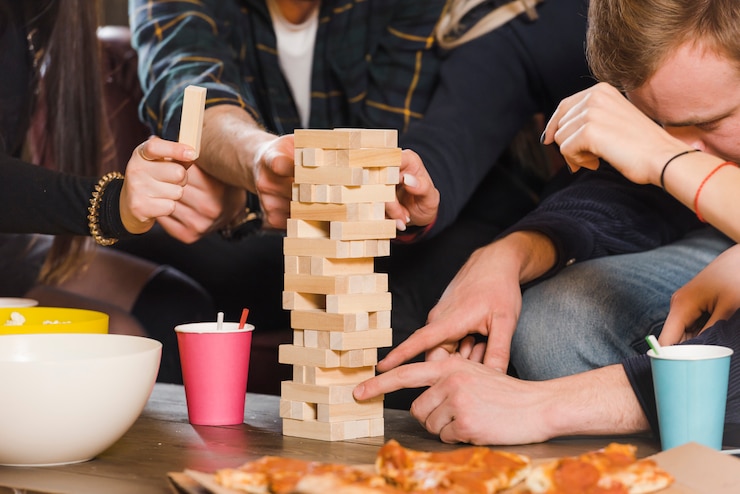 Photo gratuit groupe d&#39;amis lors d&#39;une fête