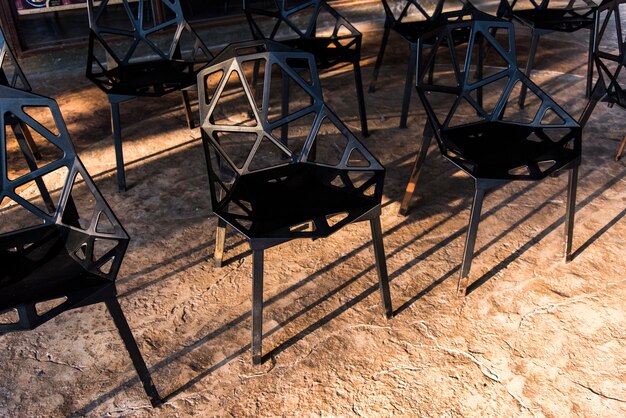 Groupe de chaises en métal noir