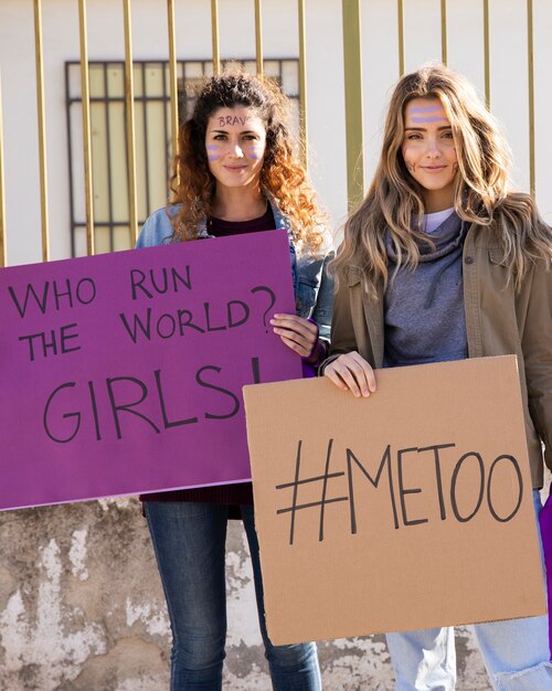 Groupe de femmes luttant pour l'égalité des droits