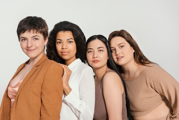 Groupe de femmes passant du temps ensemble