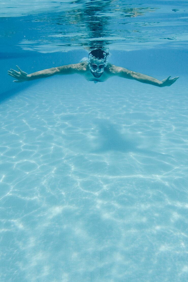 Photo gratuit guy diving