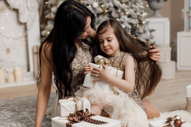 heureuse mère et fille enfant