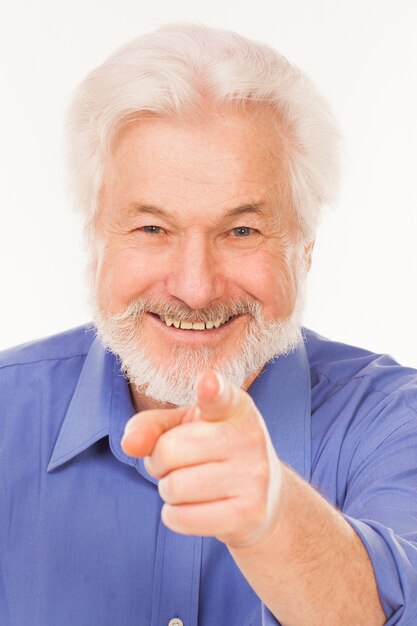 Heureux vieil homme à la barbe