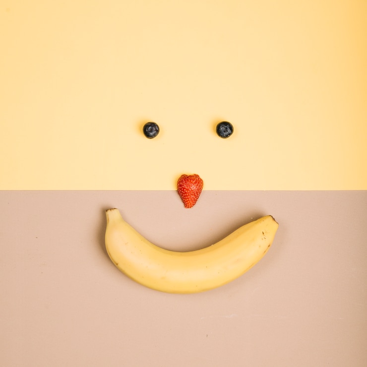 Photo gratuit heureux visage souriant de fruits