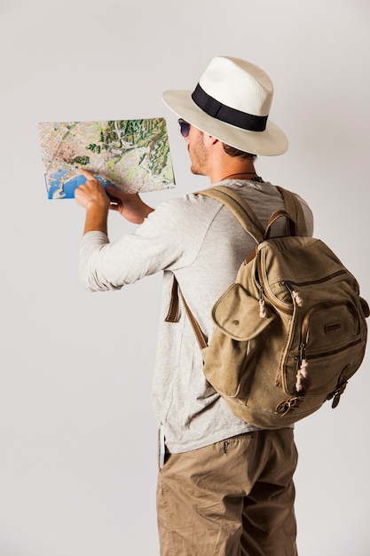 Photo gratuite hipster touriste portant un chapeau