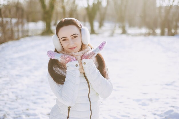 hiver femmes face brune seule