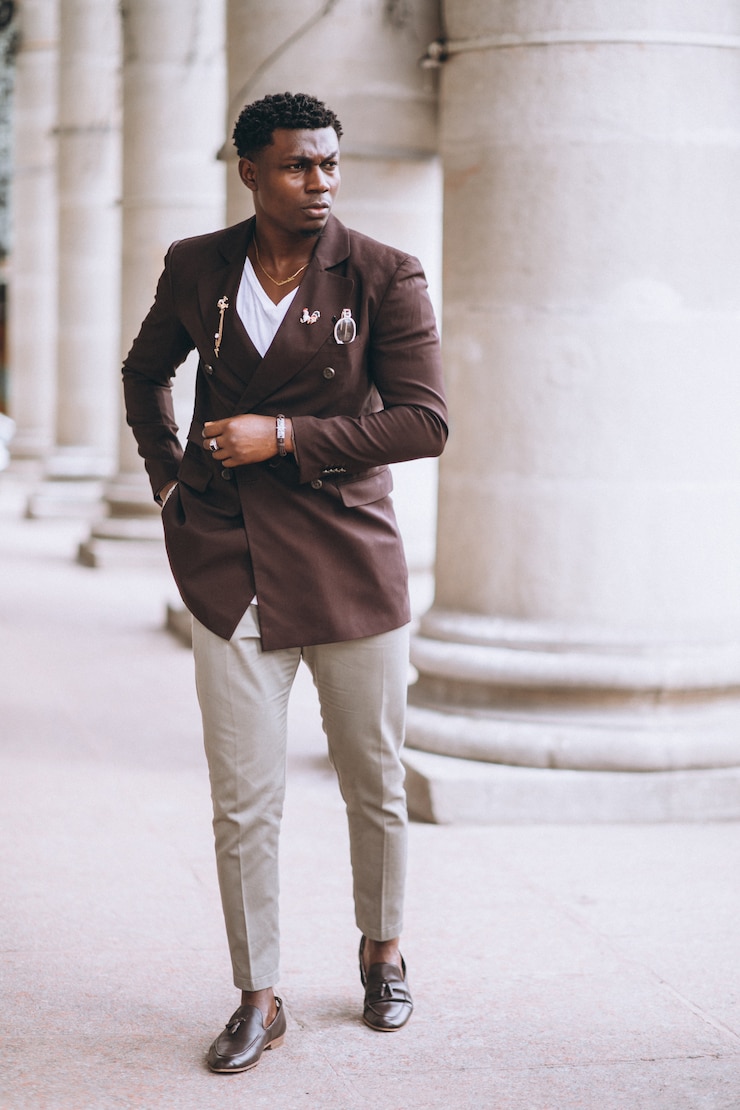Photo gratuit homme d&#39;affaires américain en costume