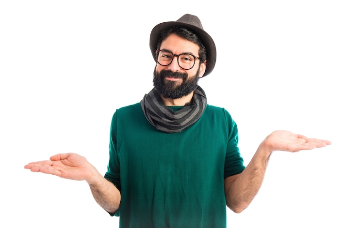 Photo gratuit homme bohème faisant un geste sans importance