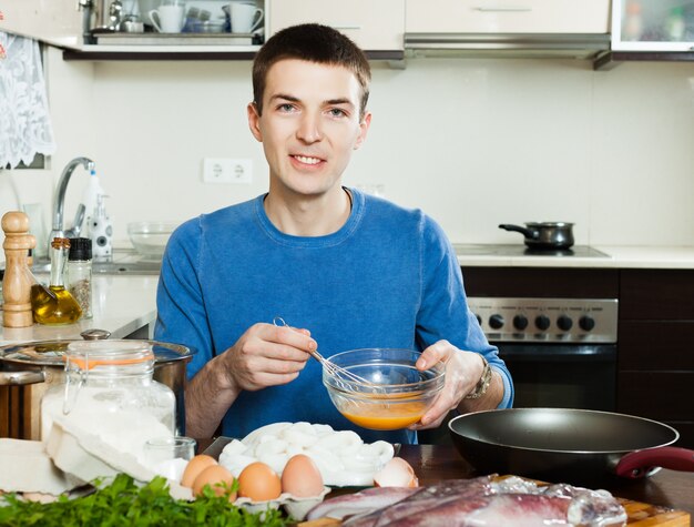 homme, cuisine, calamari