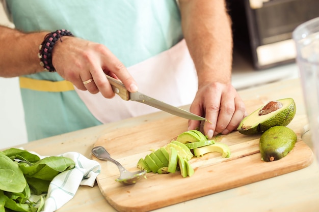 Homme, cuisine