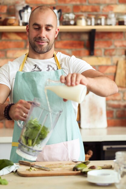 Homme, cuisine