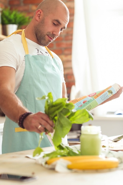 Homme, cuisine