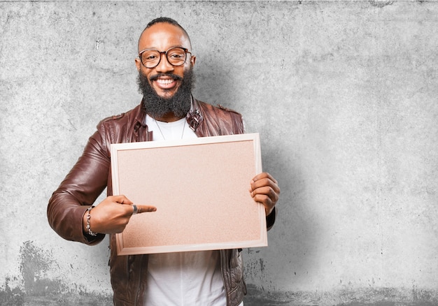 Photo gratuite l'homme a pointé son conseil