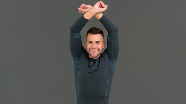 Photo gratuite homme prenant part au cours de zumba