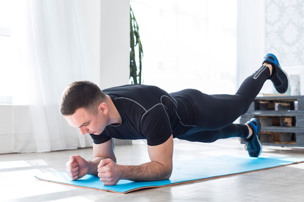 Homme de remise en forme