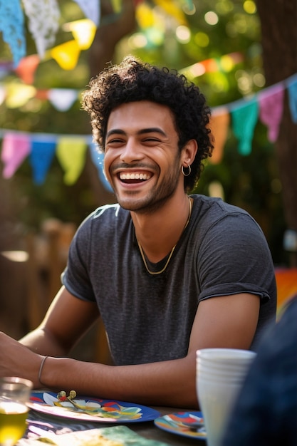 Photo gratuite homme souriant à la foire du marché