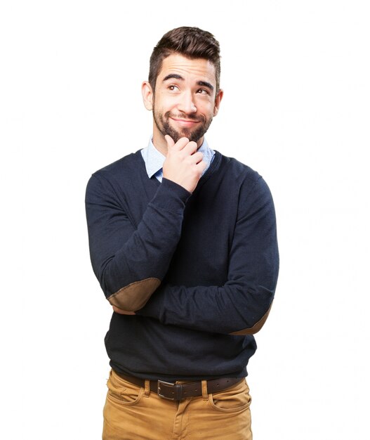 Homme souriant avec une idée