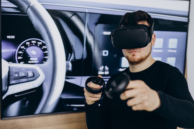 Photo gratuit homme utilisant et jouant avec des lunettes vr