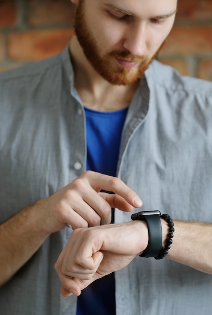 Homme, vérification, sien, montre