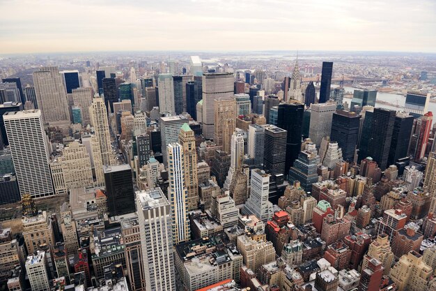 Horizon de Manhattan avec la vue aérienne de gratte-ciel de New York City