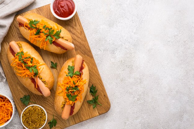 Hot-dogs à plat avec espace copie