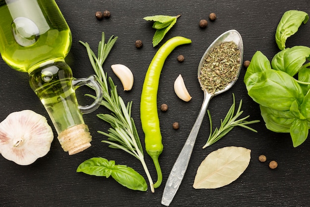 Huile et épices pour la cuisine