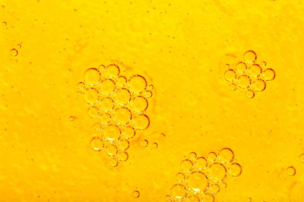 L'huile d'olive avec des bulles