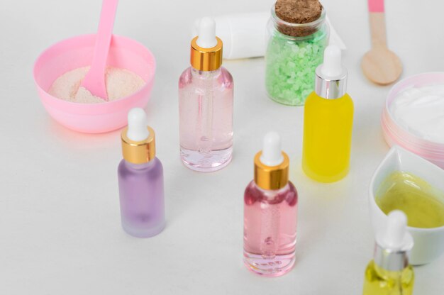 Huiles organiques haute vue arrangement de traitement de spa cosmétiques