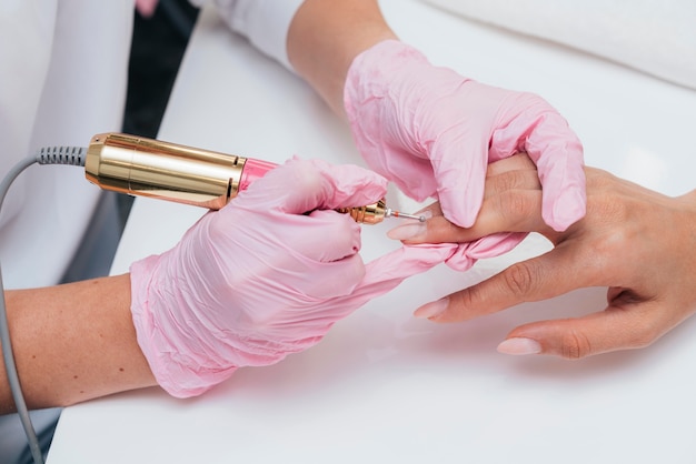 Hygiène et soins des ongles vue élevée