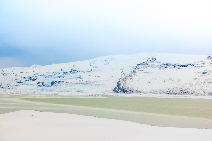 Photo gratuit icebergs dans la lagune des glaciers, en islande.