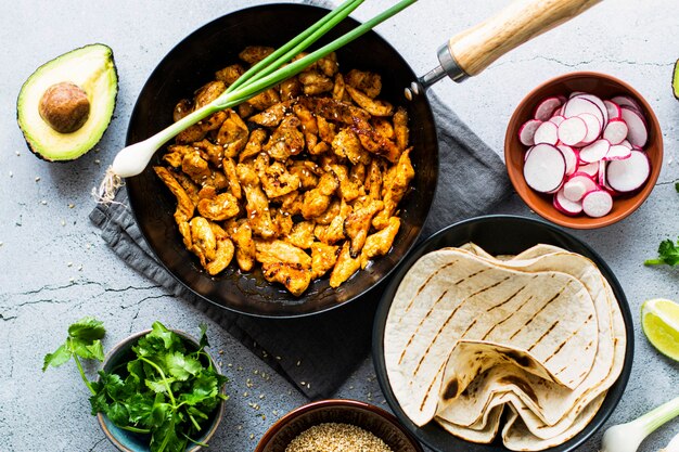 Idée de recette de tacos au poulet fait maison